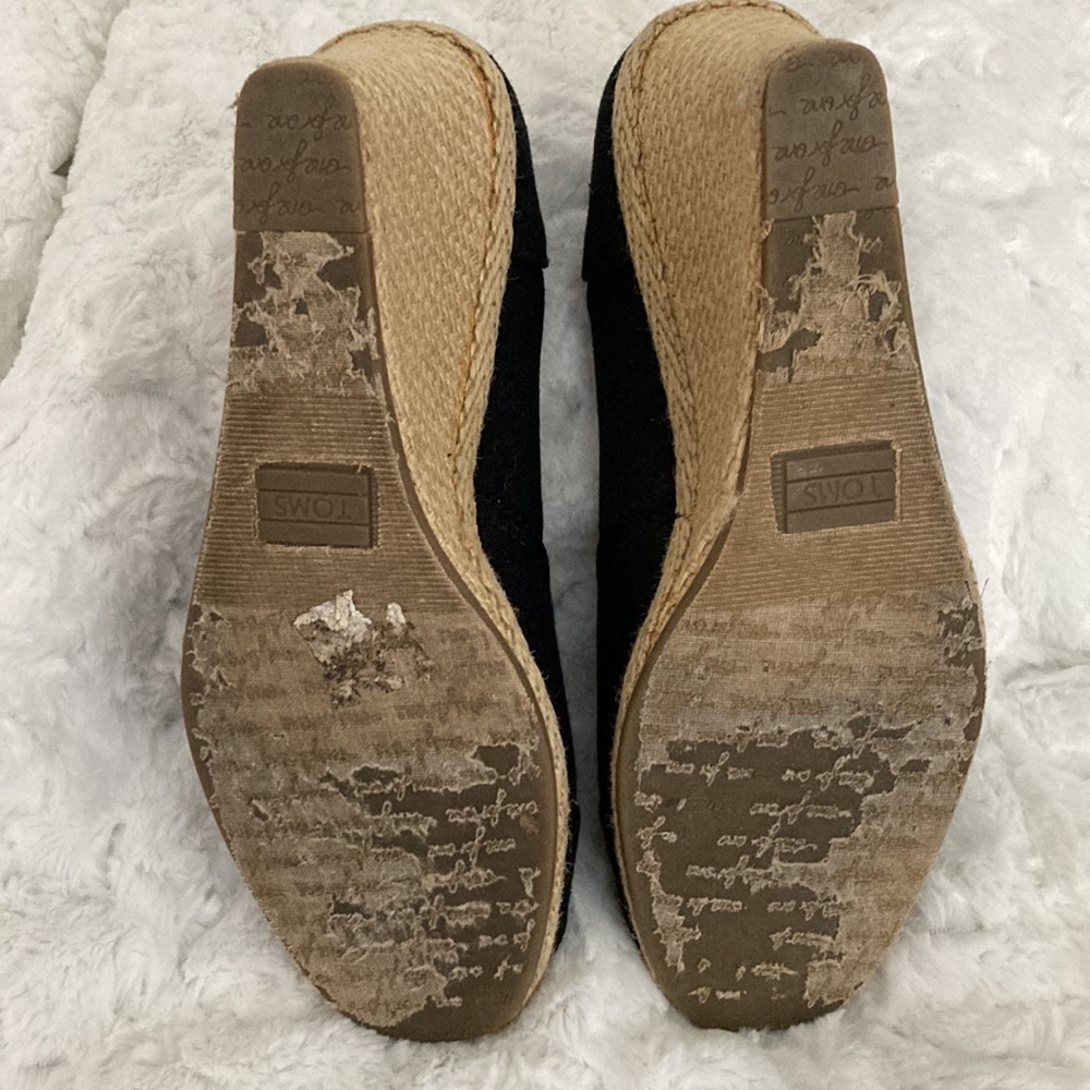 Tom’s canvas wedges with3” heel. - Picture 8 of 8